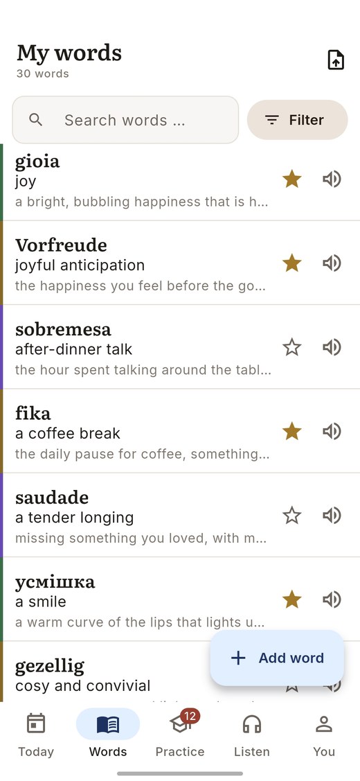 The Lingueez Android app showing the saved-words list with statuses and translations.