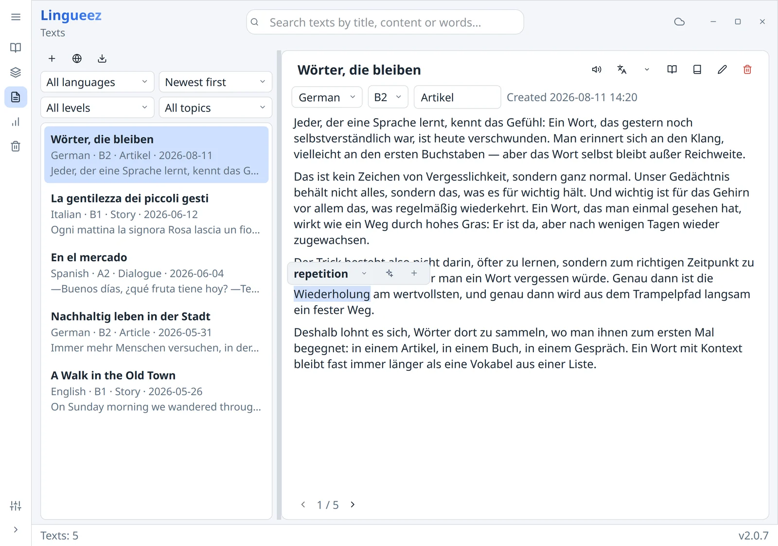The Lingueez reader showing a German text open beside the reading library.